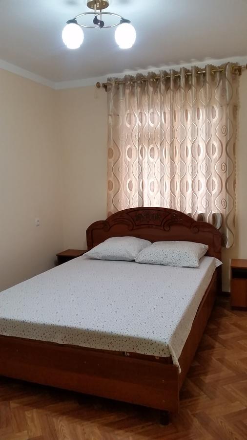 Guest House Sharq 21 Khujand Exteriör bild