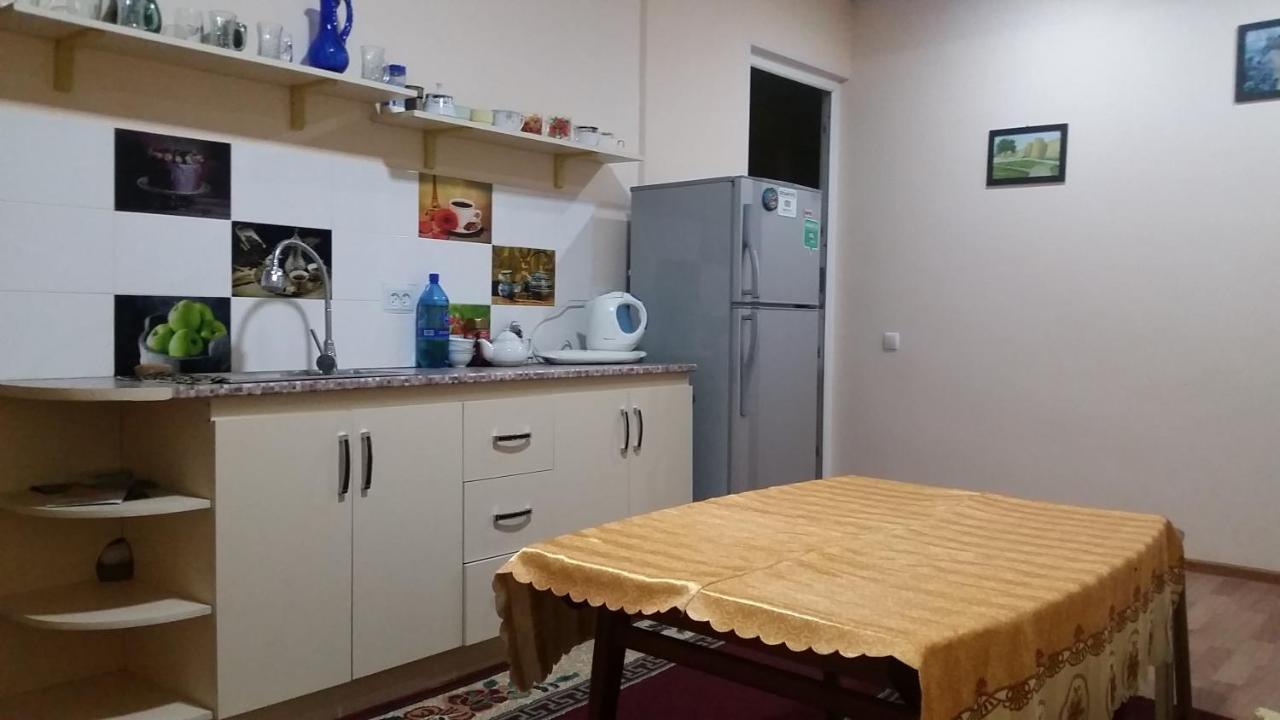 Guest House Sharq 21 Khujand Exteriör bild